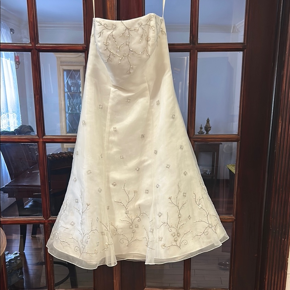 Elegant Strapless White Dress